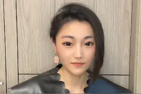保安偷闻女业主鞋子，保安要承担什么责任？#脱口秀 #法律 #内容过于真实 #社会百态 #热点新闻事件视频封面