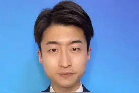 集体辞职！员工不满清明加班怒怼领导，中电科回应，加班员工非集团员工！ #中电科称痛批加班员工非集团公司员工 #清明被要求加班中国电科员工怒怼领导 #员工有拒绝节假日加班的权利视频封面