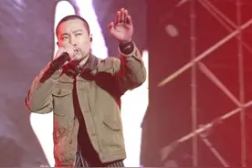 黑豹乐队现场版音乐节好燃，身为摇滚迷的我太爱了#项亚蕻#黑豹乐队视频封面