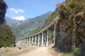 中国超级大工程，四川巴山大峡谷即将崛起，太牛了视频封面