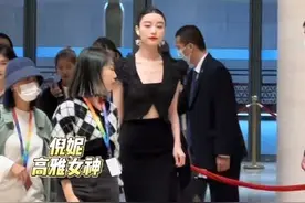 #倪妮 这气质在内娱真是独一份，这清冷但又悲伤的气质，好像油画中的美人！#电影消失的她 #北影节视频封面
