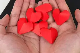 用便签纸折520个爱心，浪漫的折纸手工，一定提前收藏好#手工diy #折纸