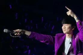 林俊杰在2023hito流行音乐奖金曲串烧《修炼爱情》《那些你很冒…视频封面