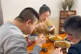 我们家三个菜的晚餐，吃的好满足的#一日三餐人间烟火简单而美味