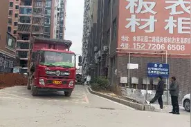 这年头要帐还是土方工程老板牛逼，动不动一台挖机视频封面