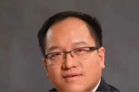 嘴唇常年蜕皮是唇炎吗#健康守护计划 #健康创作者扶持计划 #唇炎视频封面