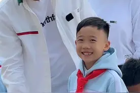 孩子长大真的就在一瞬间，还好，我们没有错过你们的成长.视频封面