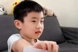 纸上沾到油也能轻松去除，快来学习吧！#科学小实验 #生活小妙招