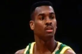 《NBA控卫篇之加里佩顿》:他的垃圾话能把你喷出翔视频封面