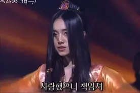 #李贞贤 这首小拇指麦扇子舞版#哇 真的太魔性了，这舞曲放到现在也是超前的。#音乐 #抖音小助手 #韩流神曲视频封面