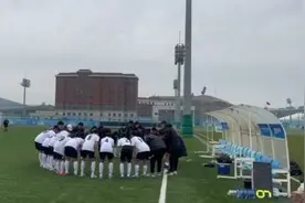 重点城市u14男子足球 武汉（兰）大连（白） 比分2:3大连胜视频封面