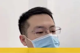 指甲上长的黑线#甲母痣 ，我们一定要注意什么问题？#甲黑线 #健康守护计划