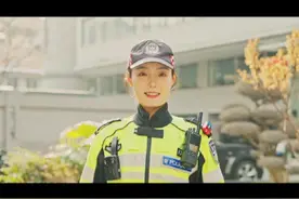 汉警快骑女子队员江雅莉“养成记”。#武汉#交警#春节#谐音梗视频封面