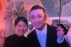 今天在成都双子塔参加活动，这一次活动意义非凡，虽然瓢泼大雨，但是活动顺利启动，现场见到了央视主持人尼格买提，很开心，也希望我们的大四川越来越好#记录真实生活 #在平凡日子里热爱生活