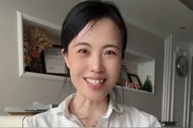 无敌好吃的草莓巧克力蛋糕，保姆级教程❗️ 不用抹面的生日蛋糕，非常适合新手小白，巧克力奶油口感巨巨巨好吃，一定要做它，等你们交作业啦#烘焙  #巧克力蛋糕 #生日蛋糕 #裸蛋糕 #草莓蛋糕