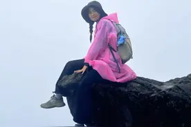第一次爬广东汕尾莲花山有多累？边下雨边爬，历经3小时登顶。 #爬山 #莲花山 #户外徒步登山 #爬山vlog #vlog旅行记视频封面
