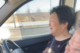 等我们老了以后，你要走在我前头，这样所有的痛苦都由我承受。除了我谁照顾你我也不放心，除了我谁会知道你的脾气。#等我们老了以后 #老来伴是最长情的告白 #歌词句句入心视频封面