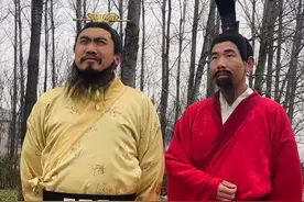 天边龙挂，真似蛟龙翻滚浮腾，倒海翻江一般！龙能大能小，能升能隐！大则兴云吐雾，小则隐介藏形，升则飞腾于宇宙之间，隐则潜伏于波涛之内！方今春深，龙乘时变化，犹如人得志而纵横四海！@徐晃字公明🔥   #三国演义 #曹操 #刘备 #青梅煮酒论英雄 #经典影视视频封面