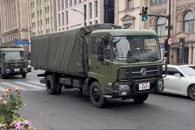 浦东开放35周年庆典，武警到达外滩执勤#平安守护 #向人民子弟兵致敬 #上海街头