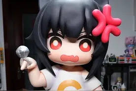 1：1的小c 这也太大了吧！ #手办模型 #潮玩 #盲盒 #日常分享