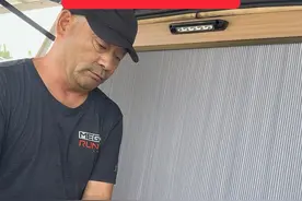 高速G18山东滨州服务区到了！床车做饭青红椒炒肉片！#自驾游 #汽车改装升级 #汽车改装方案推荐 #户外野餐视频封面