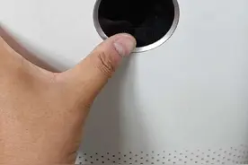 雷总，小米就用这个来考验消费者的智商么？官方滤芯识别不到，开不了机，售后让花钱维修，你们滤芯带RFID芯片，拆了芯片机器反而好了。是你们品控监管不严？还是说市场乱象？干的真漂亮！#雷军 #小米 #小米净化器 #智商税 #315全民行动 @雷军 @小米公司 @百姓315 @民生315 @在线315