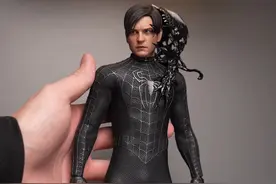 《蜘蛛侠4: 专治眼病》 【首发开箱】HotToys 蜘蛛侠3 恶霸马奎尔 黑色战衣 #潮玩 #手办 #蜘蛛侠 #有男生会拒绝这个玩具吗 #大人也要玩玩具视频封面