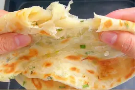 听话～手抓饼就不要在外面买了！你知道人家冻了多久吗？捡个矿泉水瓶跟我做起来，超简单零翻车#手抓饼做法 #千层手抓饼 #宝宝面食视频封面