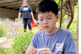 用心灵去感受留守儿童的孤独与无助，用行动去传递对他们的关爱与温暖，让爱不再留守。#留守儿童 #农村生活 #2024新农人计划 #我的乡村生活视频封面