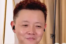 母亲对女儿姐弟恋的困惑 周三到周日21点准时直播连线。听他人的故事，想自己的人生#情感#婚姻#家庭#凌云夜话视频封面