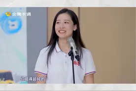 #找到你的歌搭子 学校惊现“刘美含”还被#井胧 点名嗨唱视频封面