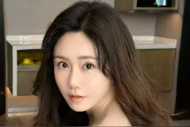 好喜欢这个清透的秋日氛围感妆！我要跟练100遍！#让细节控狂喜的早秋氛围妆 #精致入秋指南 #变美攻略 #这个秋天被琥珀系治愈了 #琥珀流光