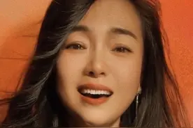 梦里经常梦见一片丰收麦子的景象，想起了麦浪下妈妈的味道，如今妈妈早已不在，再也回不去的田野………潸然泪下，原来回不去的不只是岁月，还有爱！视频封面