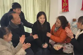 当过年被亲戚逼着上台表演才艺时不同专业如何办 #你的专业如何见义勇为 #抽象#反转