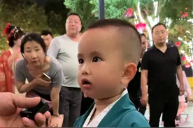 对诗以来最小诗童、居然在我直播间学会这么多诗#诗词 #大唐不夜城 #国风古韵 #传统文化 #小陕西