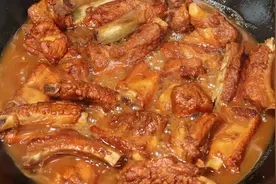 这才是糖醋排骨简单又好吃的做法，记住2个诀窍，酸甜适口又入味