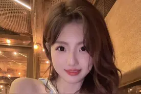 报告！小甜在度假⛱️ #甜妹 #演员甜一视频封面