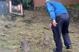 他们是北京西山无名英雄纪念碑上的爷爷，他们是默默无闻的英雄。至今还留在这里，也许他们的父母子女都不知道他在这里，今天台北下着毛毛细雨，我来看爷爷们了。#原创#正能量视频封面
