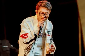 小少焱《上下五千年》 #每一个努力，奋斗的人都是值得尊重的