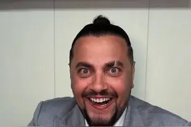 要不是今天这顿青岛海鲜，我都不知道老外数学这么差哈哈哈！#TC在中国 #chinatravel #短逃离计划 #春天的近义词是出发 #建议普及这一口视频封面