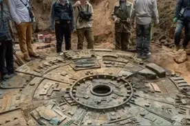 三星堆挖出“飞碟”？还有更离谱的AI梗图丨真探队视频封面