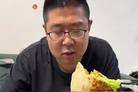 人生不如意十之八九，一切都是最好的安排 #天津美食 #天津早点 #方飞卧 #大饼夹一切