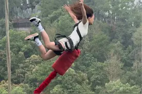 向上的生命力远比皮囊更具杀伤力！ #石燕湖蹦极 #长沙石燕湖蹦极 #蹦极向同学 #危险 #感受极限运动下的自由美视频封面