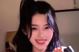 嫁闽南男人 花不完的钱 扫不完的大厝 开不完的豪车 烧不完的香火 抓不完的细姨 #欢喜就好 #闽南语 #闽南语歌 #翻唱 #如如Ruby @抖音短视频 @抖音创作小助手 @抖音创作灵感