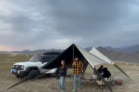 相爱的两个人在一起干什么都是开心的