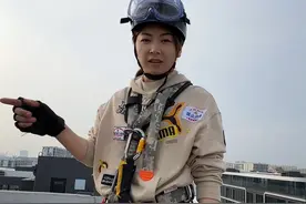 碰到这种工况还有什么其它办法吗？#专业的事交给专业的人来做更靠谱 #绳索技术 #中央空调安装 #高空作业