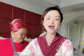 很多人说我现在没有以前漂亮了，每天不收拾打扮拉里邋遢，不好意思，现在当妈了，重心都放在宝宝身上了， 每天听到宝宝哭，脸都没洗就要起床去哄他们，看到宝宝脸上长痱子，着急得脸都忘记洗，饭都忘记吃，有时候看到宝宝很可爱，所有的时间都想去抱他们，哪还顾得上自己漂不漂亮？我是个新手妈妈，这两天刚刚带宝宝回家不太适应，所以大家原谅一下我，等我心态成熟一点，不再玻璃心，我就好好打扮自己#龙凤胎妈妈 #宝妈 #杨雨轩