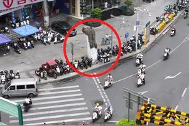 广西最牛钉子墩，矗立在街头几十年无人敢动，这个墩到底有什么来头，为什么不把它拔掉#钉子墩#航拍视频封面