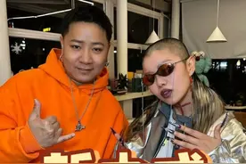 丹镇探家 一个不抱怨很酷的朋克艺术家小姐姐-合欢😎#丹镇上海 #有趣的灵魂 #丹镇探家 #最爱的舞步视频封面