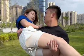 你们不是总说让我在外面用飞身剪刀脚吗？今天我用了……你们看我可爱吗？🐶@脉动 #状态翻车脉动回来视频封面